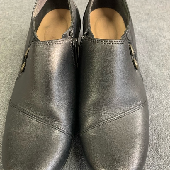 Clarks booties, Size 8 - Picture 2 of 4